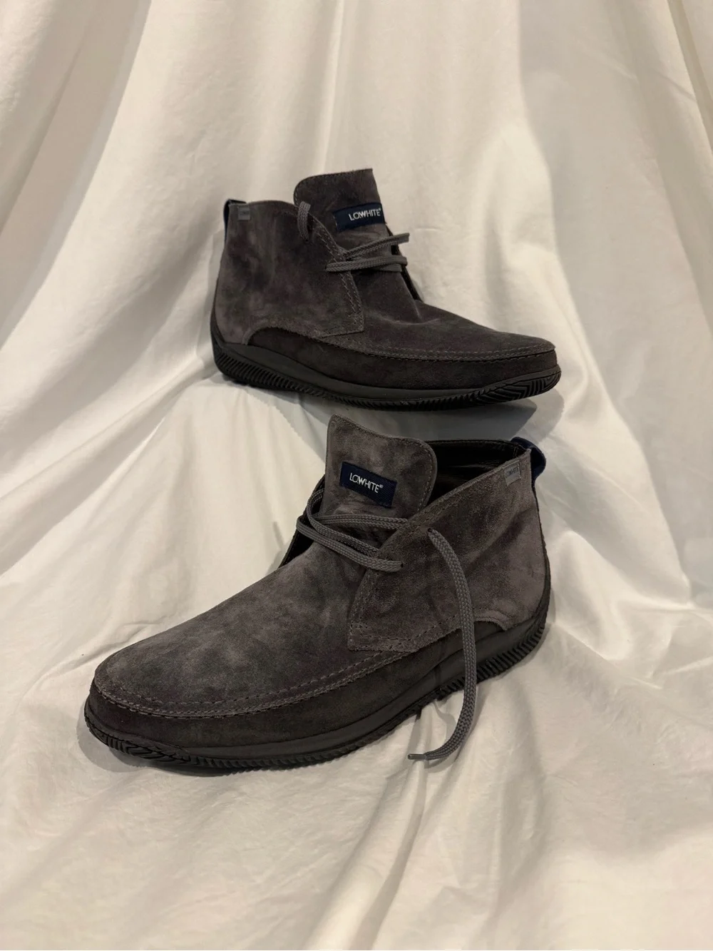 LOWHITE® Men’s Gray Suede Chukka Boot